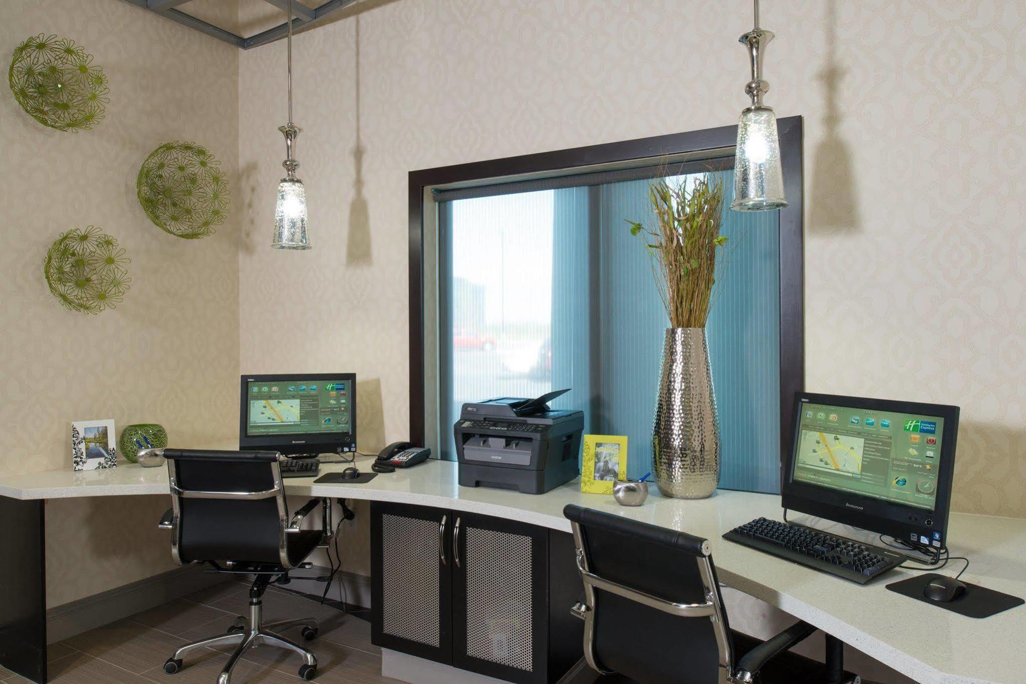 Holiday Inn Express Hotel & Suites North Kansas City By Ihg Exteriér fotografie