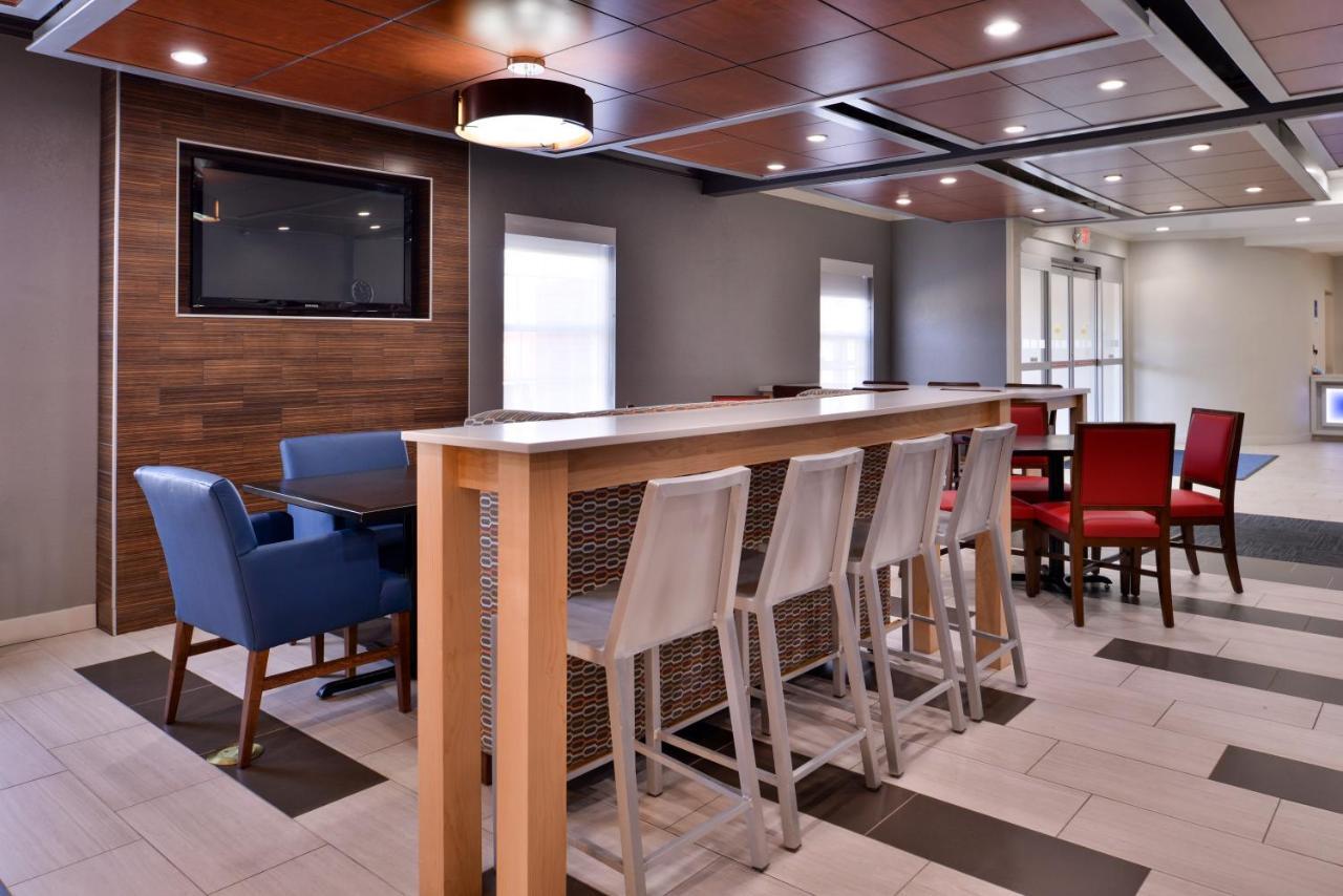Holiday Inn Express Hotel & Suites North Kansas City By Ihg Exteriér fotografie