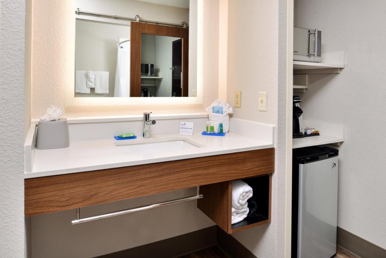 Holiday Inn Express Hotel & Suites North Kansas City By Ihg Exteriér fotografie