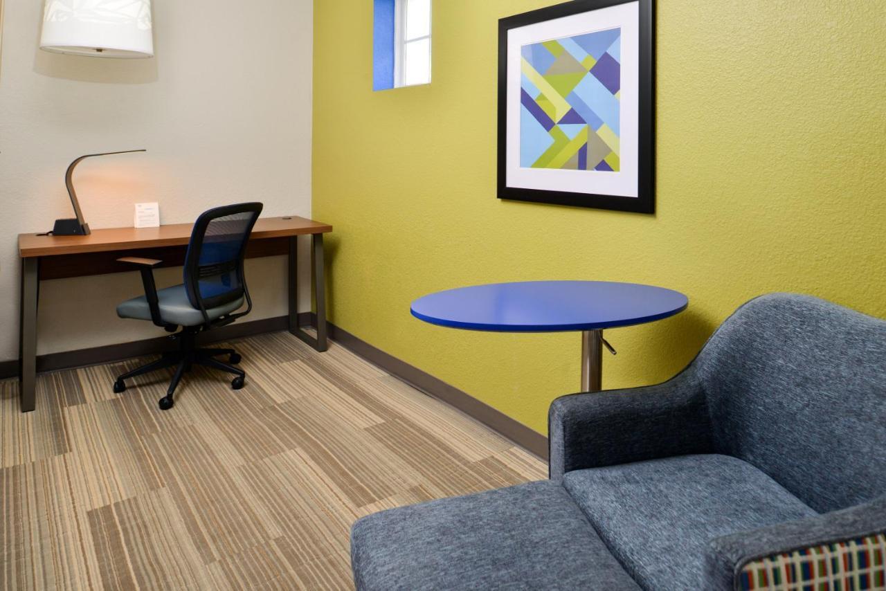 Holiday Inn Express Hotel & Suites North Kansas City By Ihg Exteriér fotografie
