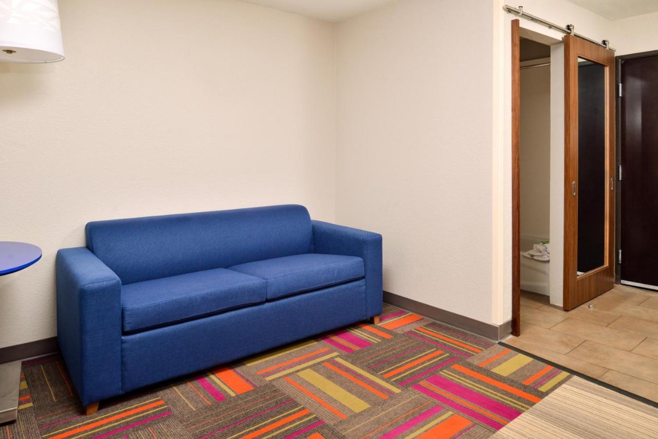 Holiday Inn Express Hotel & Suites North Kansas City By Ihg Exteriér fotografie