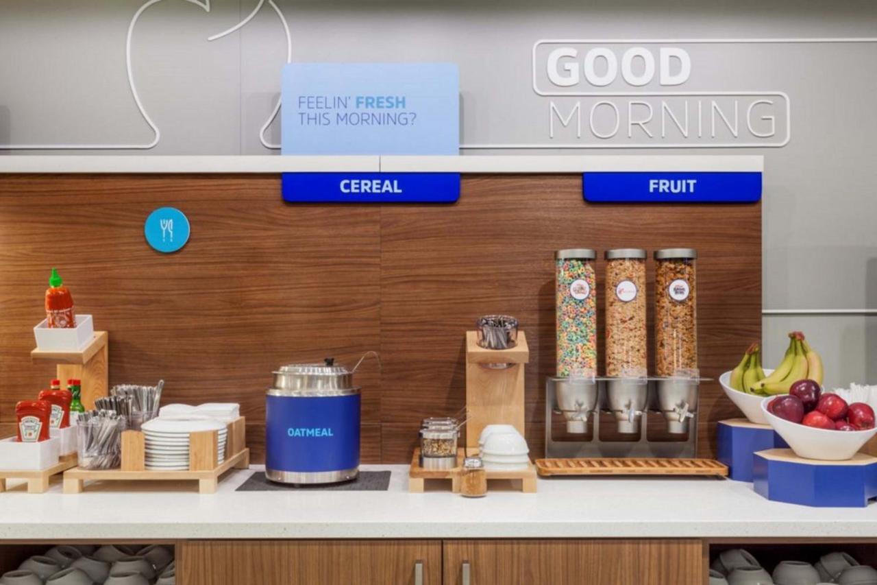 Holiday Inn Express Hotel & Suites North Kansas City By Ihg Exteriér fotografie