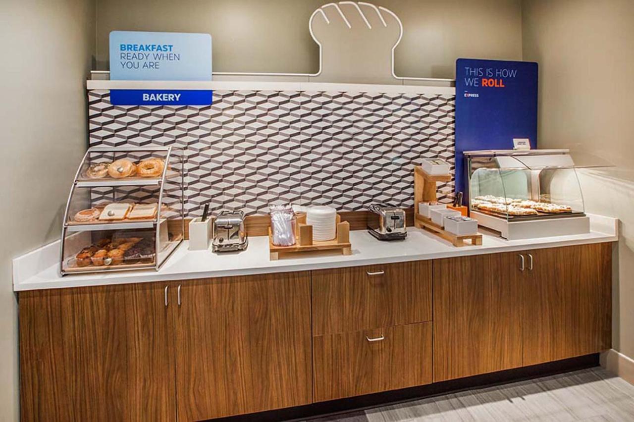 Holiday Inn Express Hotel & Suites North Kansas City By Ihg Exteriér fotografie
